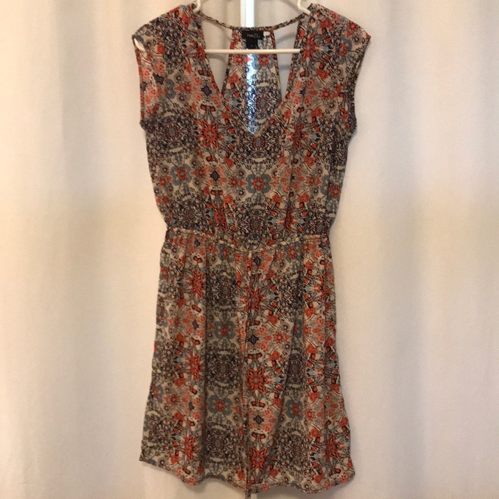 Short sleeveless dress